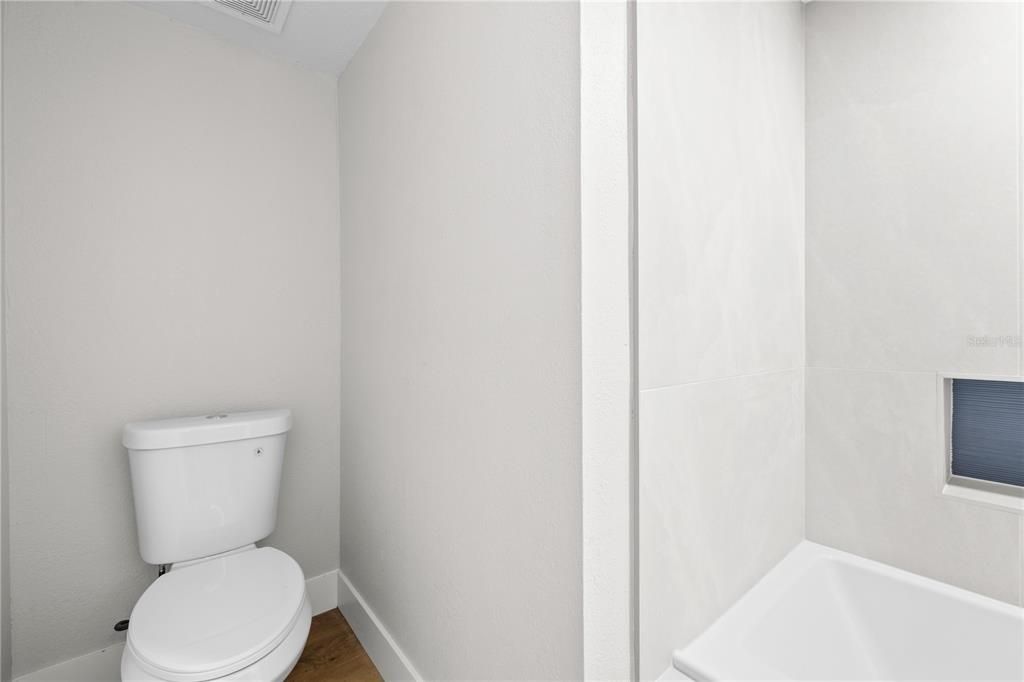For Sale: $248,900 (2 beds, 2 baths, 1190 Square Feet)