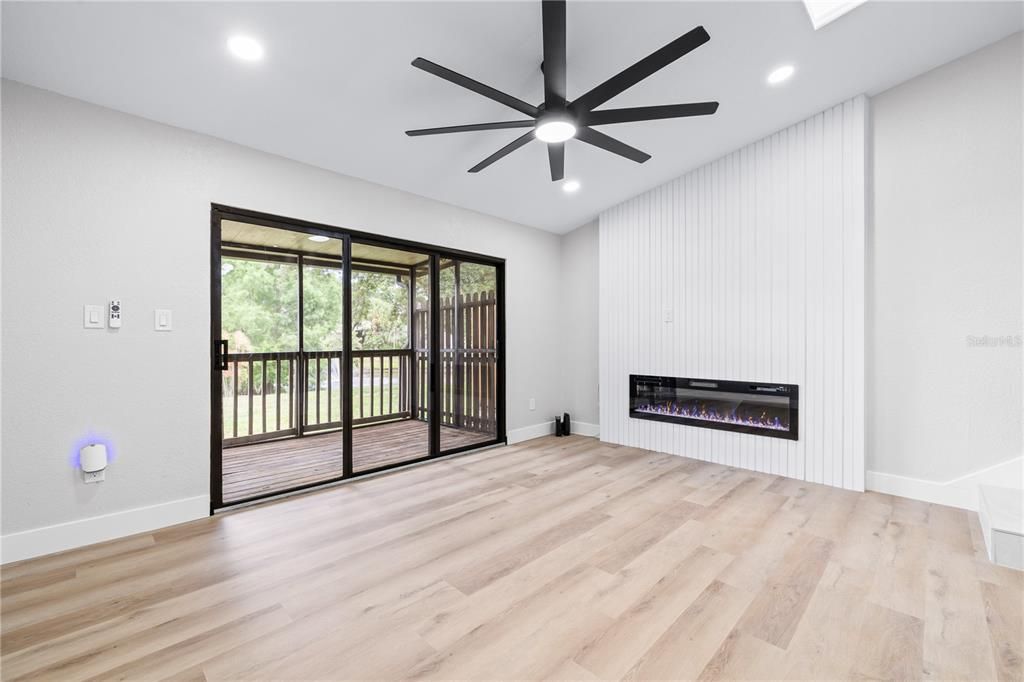 For Sale: $248,900 (2 beds, 2 baths, 1190 Square Feet)