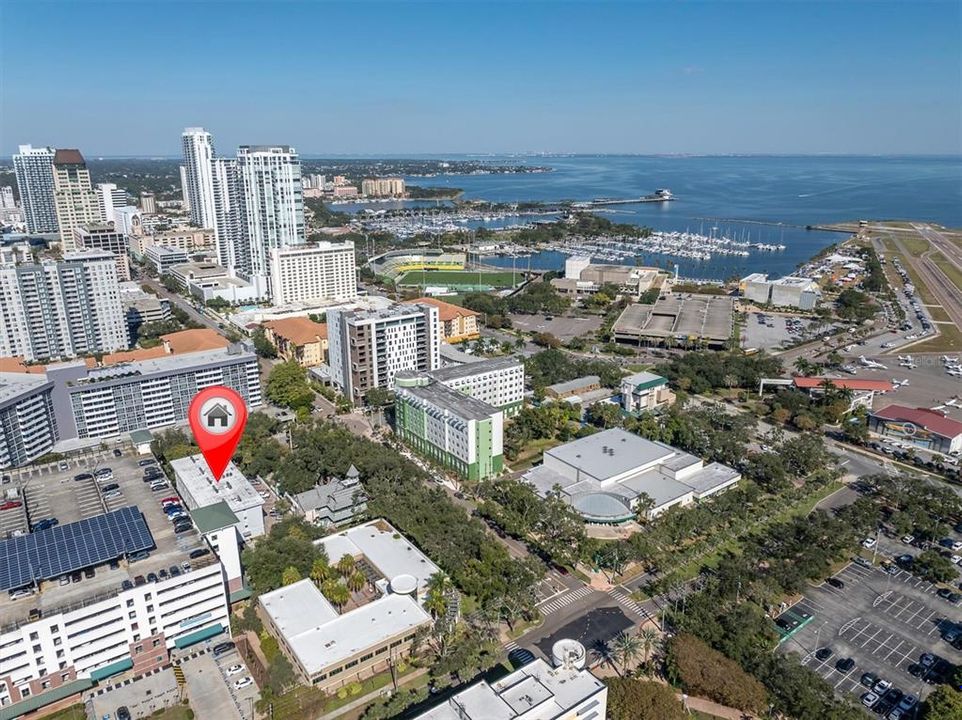 For Rent: $1,875 (1 beds, 1 baths, 660 Square Feet)