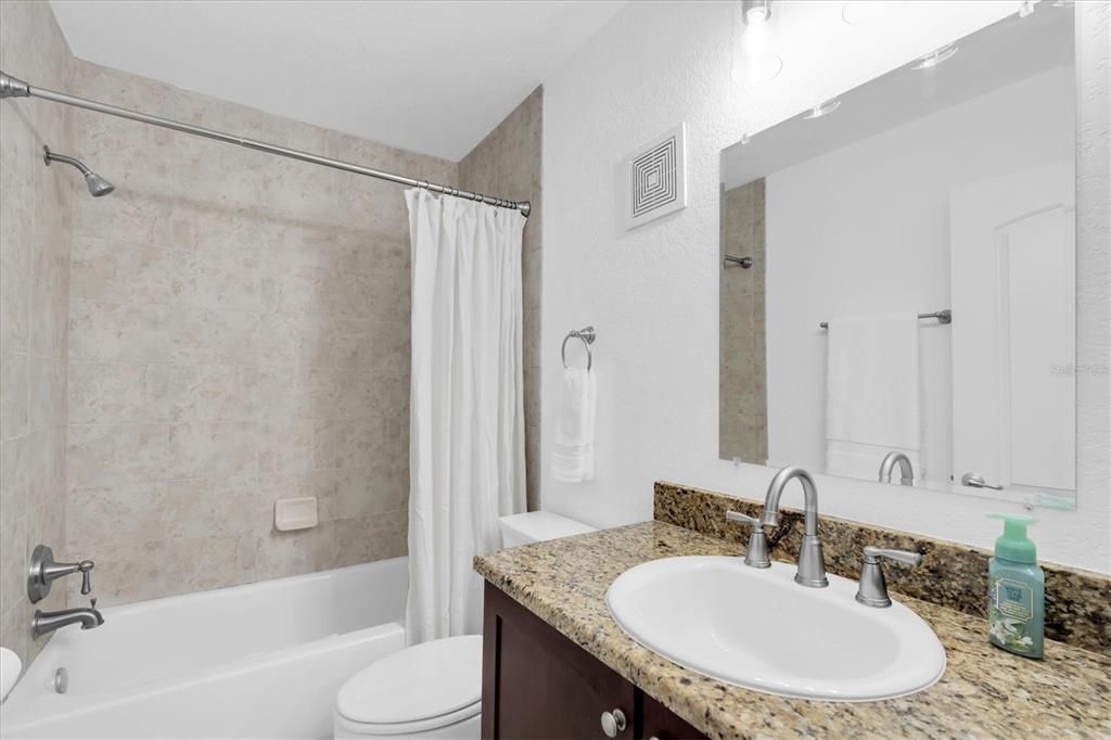 For Rent: $1,875 (1 beds, 1 baths, 660 Square Feet)
