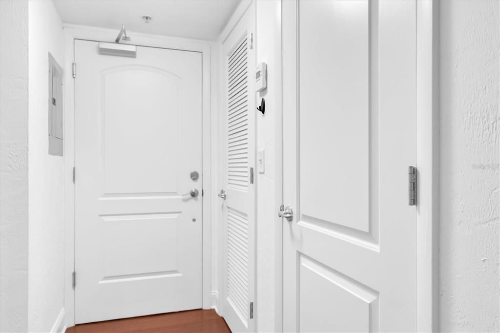 For Rent: $1,875 (1 beds, 1 baths, 660 Square Feet)