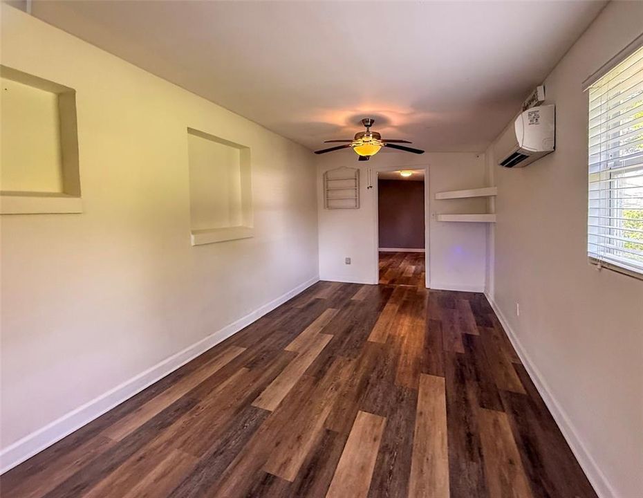 En Venta: $245,000 (4 camas, 2 baños, 1455 Pies cuadrados)