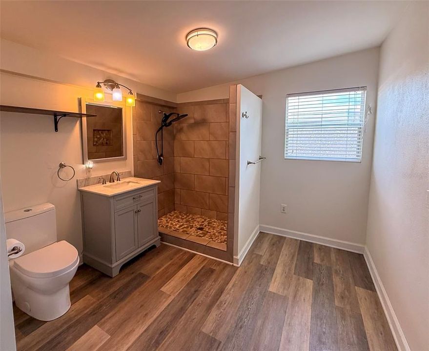 En Venta: $245,000 (4 camas, 2 baños, 1455 Pies cuadrados)
