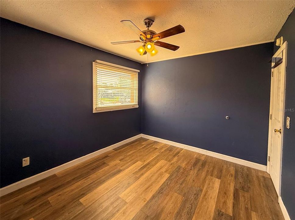 En Venta: $245,000 (4 camas, 2 baños, 1455 Pies cuadrados)