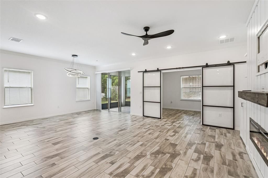 For Sale: $395,000 (3 beds, 2 baths, 1978 Square Feet)