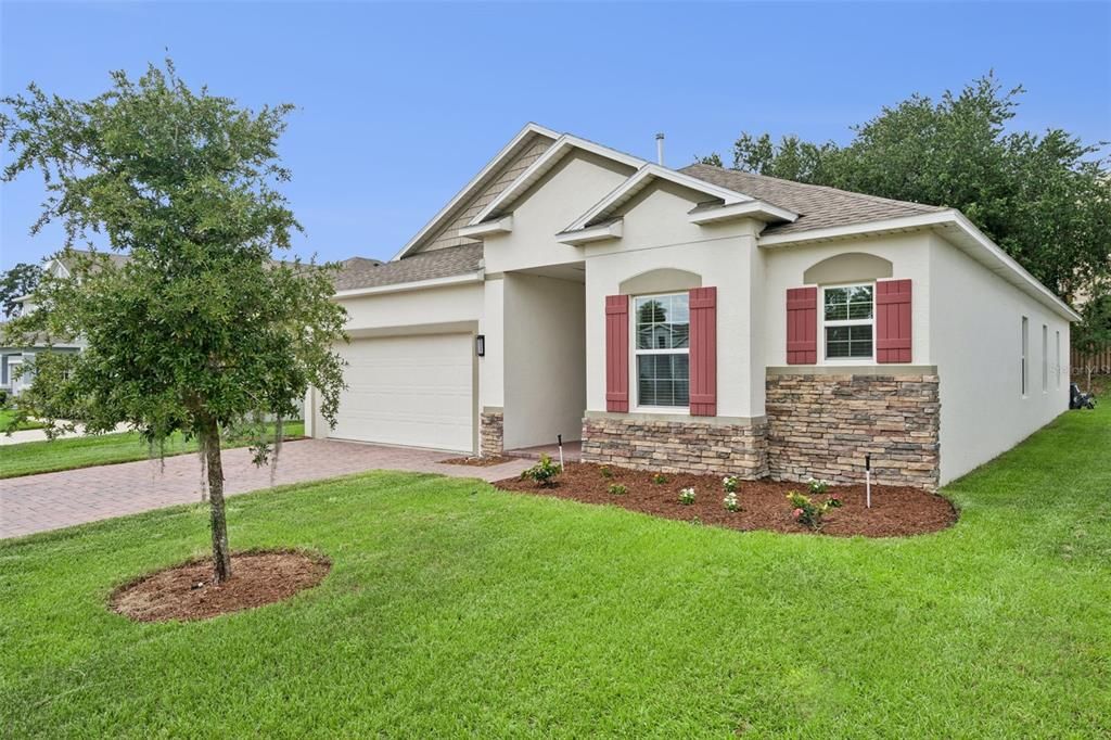For Sale: $395,000 (3 beds, 2 baths, 1978 Square Feet)