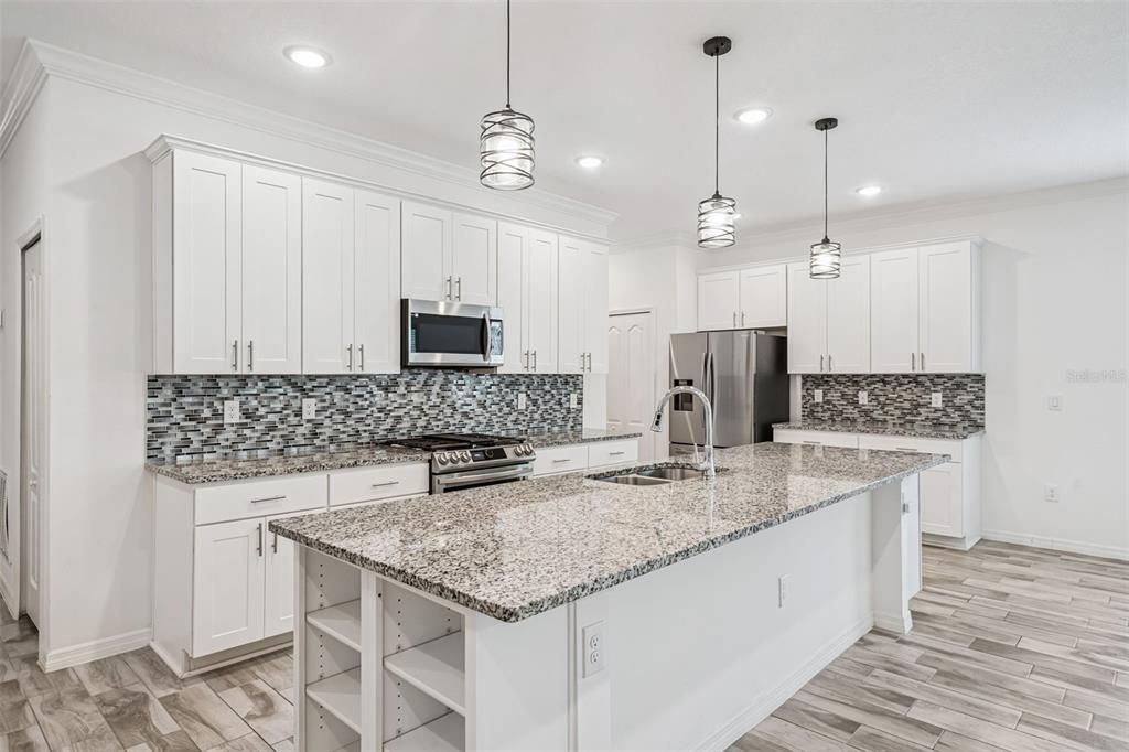 For Sale: $395,000 (3 beds, 2 baths, 1978 Square Feet)