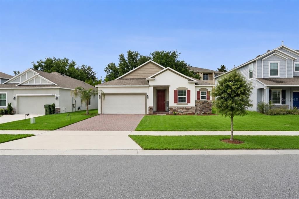 For Sale: $395,000 (3 beds, 2 baths, 1978 Square Feet)