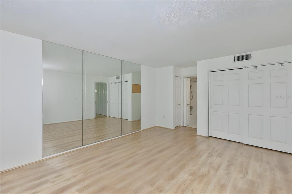 For Sale: $195,000 (2 beds, 2 baths, 1108 Square Feet)