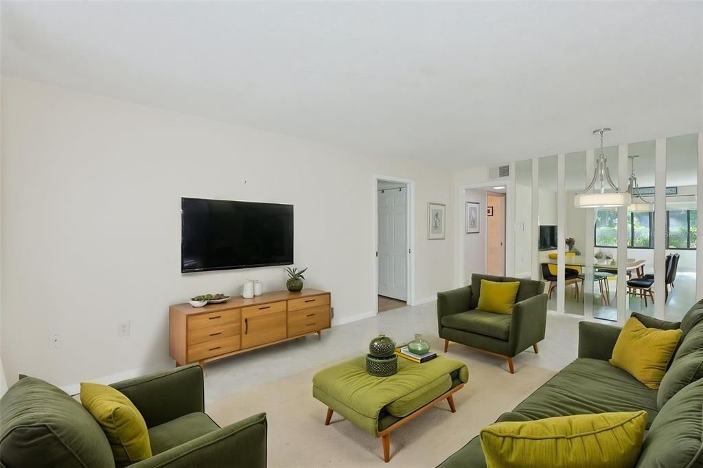 For Sale: $195,000 (2 beds, 2 baths, 1108 Square Feet)