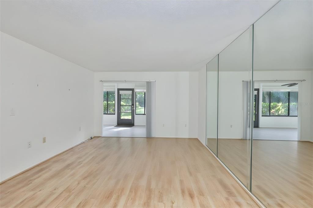 For Sale: $195,000 (2 beds, 2 baths, 1108 Square Feet)