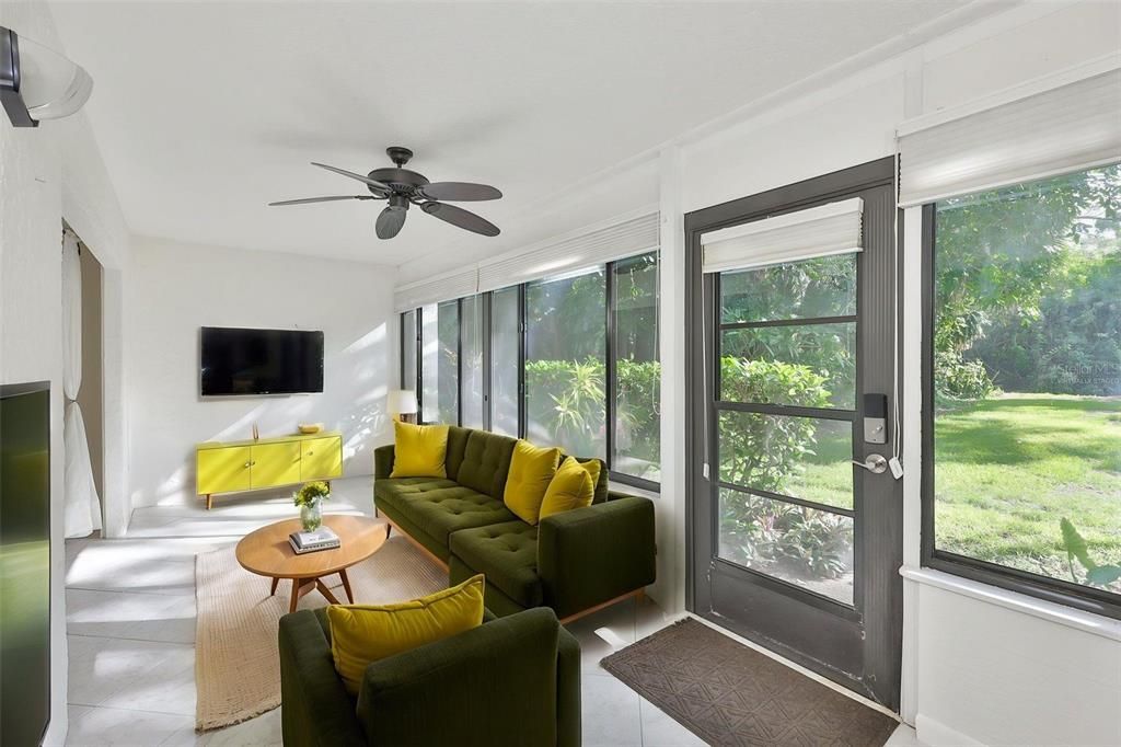 For Sale: $195,000 (2 beds, 2 baths, 1108 Square Feet)