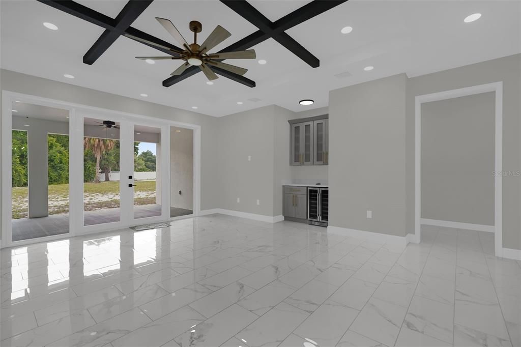 For Sale: $650,000 (4 beds, 4 baths, 3290 Square Feet)