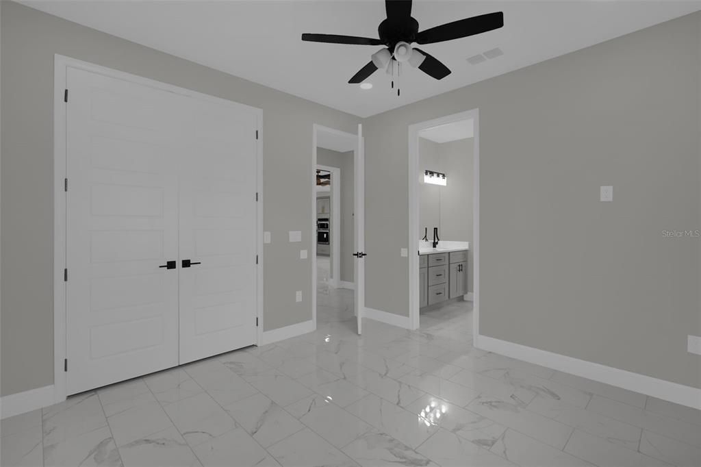 For Sale: $650,000 (4 beds, 4 baths, 3290 Square Feet)