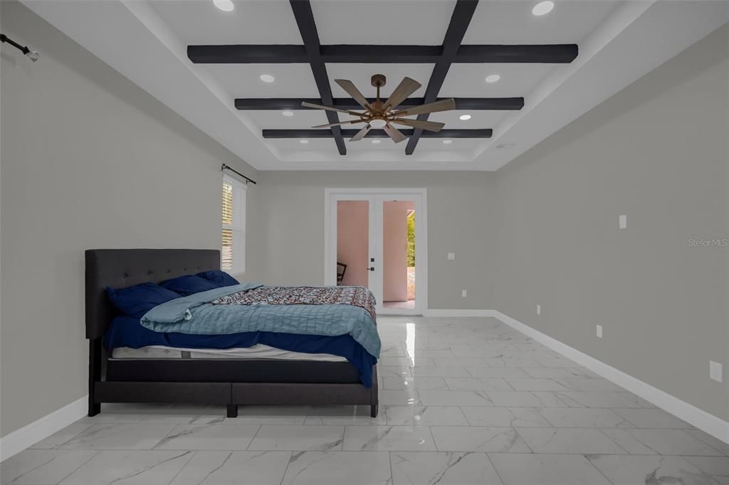 For Sale: $650,000 (4 beds, 4 baths, 3290 Square Feet)