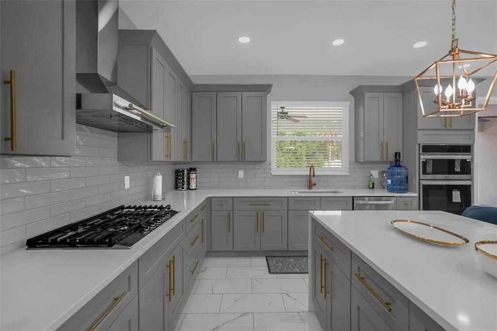 For Sale: $650,000 (4 beds, 4 baths, 3290 Square Feet)