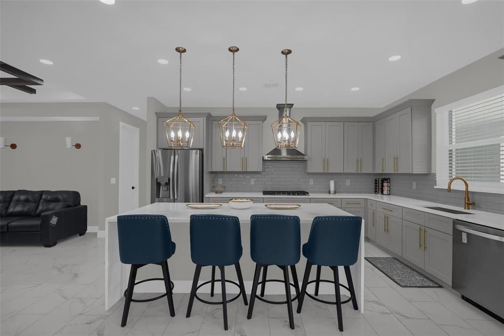 For Sale: $650,000 (4 beds, 4 baths, 3290 Square Feet)