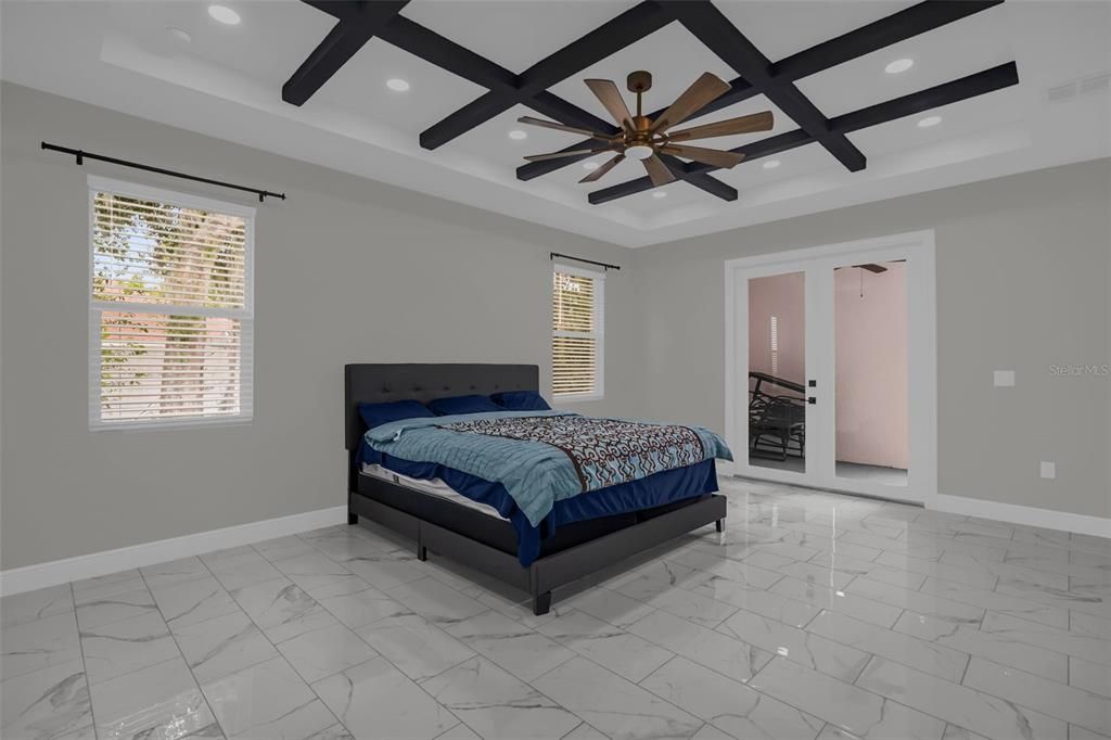 For Sale: $650,000 (4 beds, 4 baths, 3290 Square Feet)