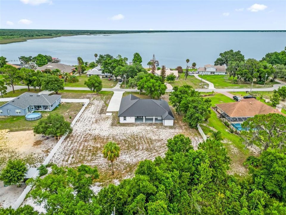 For Sale: $650,000 (4 beds, 4 baths, 3290 Square Feet)