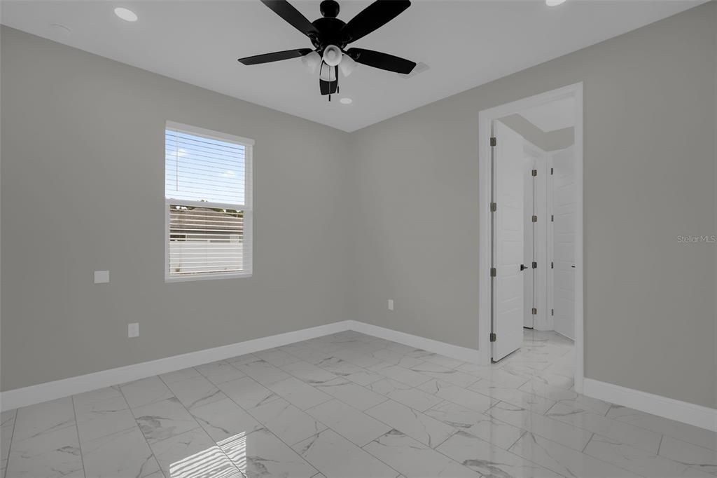For Sale: $650,000 (4 beds, 4 baths, 3290 Square Feet)