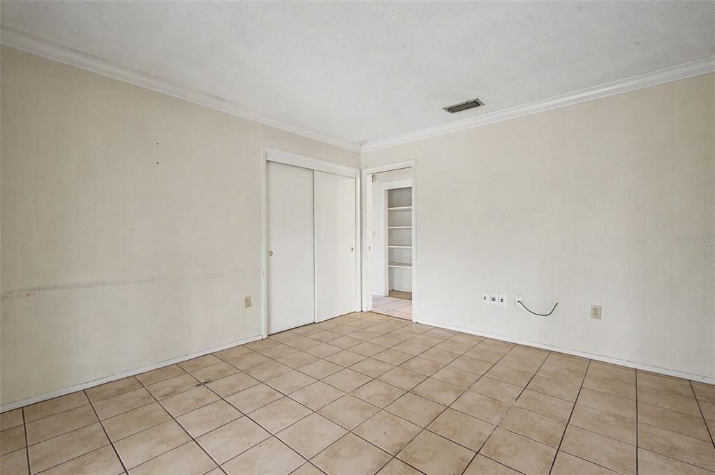 На продажу: $279,900 (2 спален, 2 ванн, 1370 Квадратных фут)