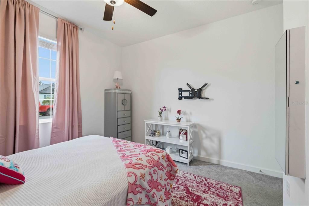 En Venta: $450,000 (3 camas, 3 baños, 2395 Pies cuadrados)