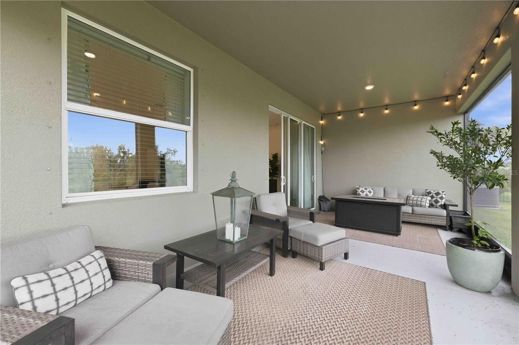 En Venta: $450,000 (3 camas, 3 baños, 2395 Pies cuadrados)