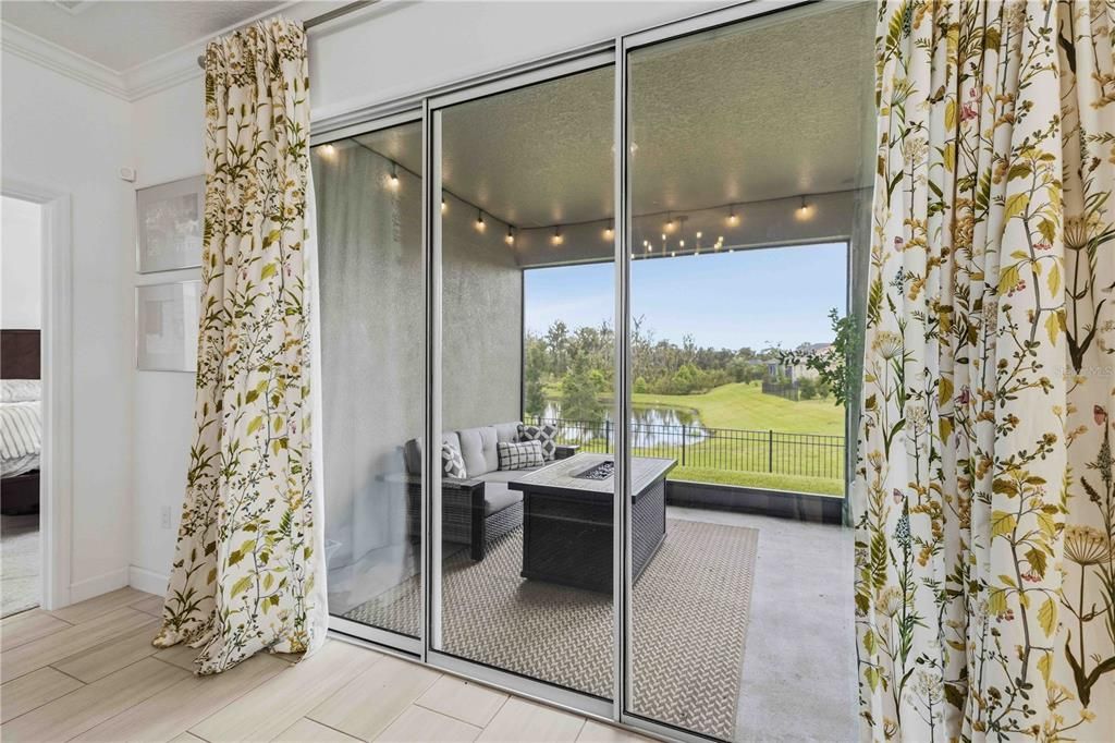 En Venta: $450,000 (3 camas, 3 baños, 2395 Pies cuadrados)