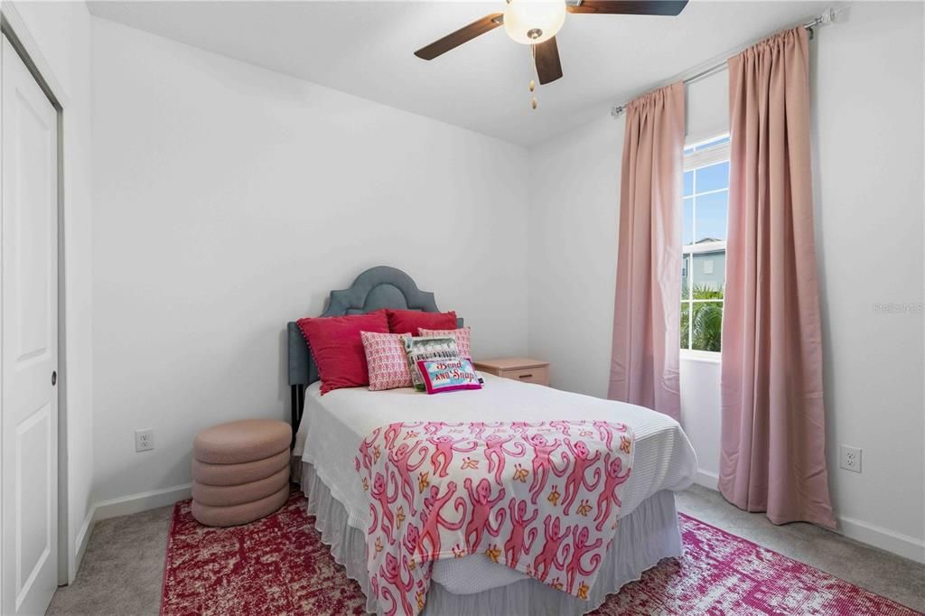 En Venta: $450,000 (3 camas, 3 baños, 2395 Pies cuadrados)