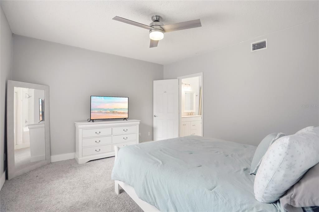 For Sale: $449,000 (4 beds, 3 baths, 2016 Square Feet)