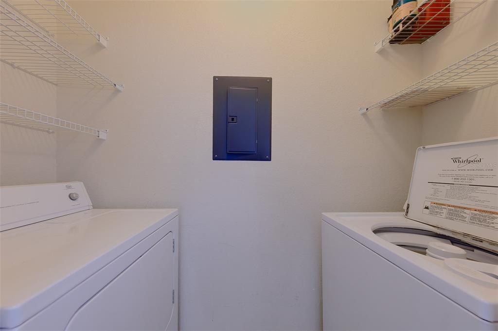 For Sale: $107,000 (1 beds, 1 baths, 660 Square Feet)