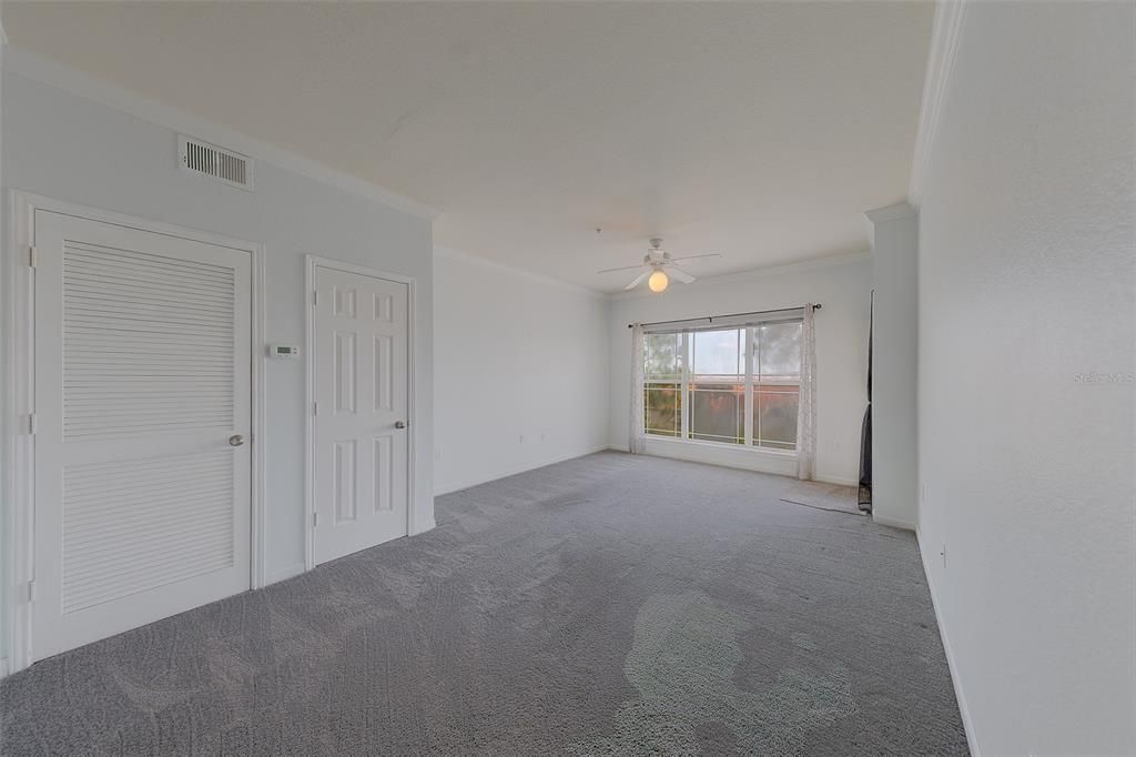 For Sale: $107,000 (1 beds, 1 baths, 660 Square Feet)