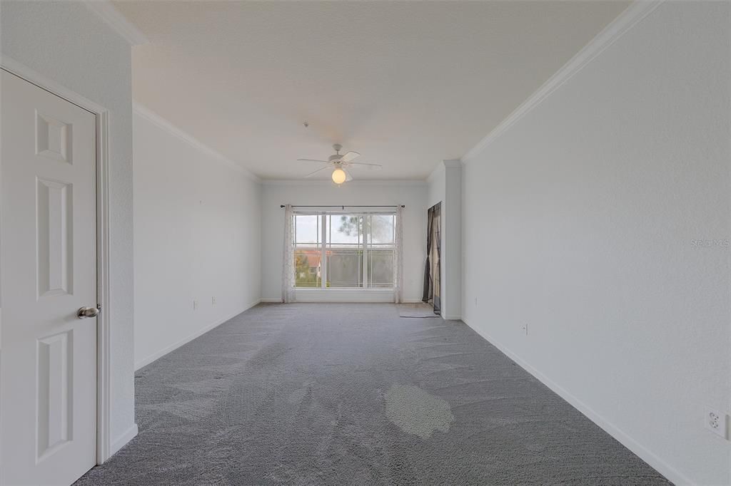 For Sale: $107,000 (1 beds, 1 baths, 660 Square Feet)