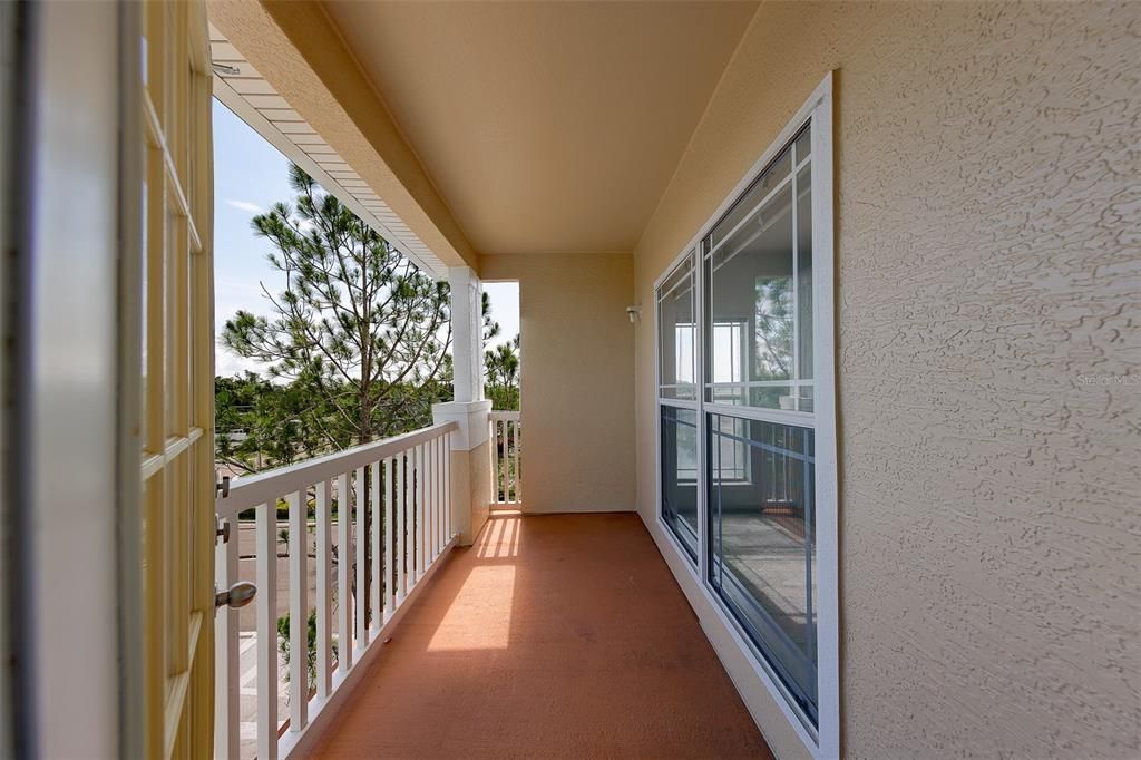 For Sale: $107,000 (1 beds, 1 baths, 660 Square Feet)