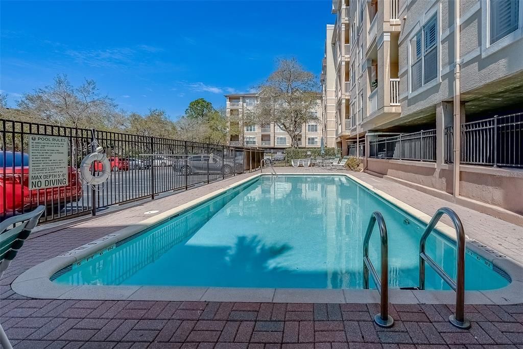 For Sale: $107,000 (1 beds, 1 baths, 660 Square Feet)