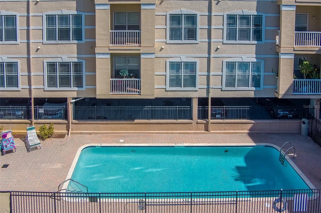 For Sale: $107,000 (1 beds, 1 baths, 660 Square Feet)