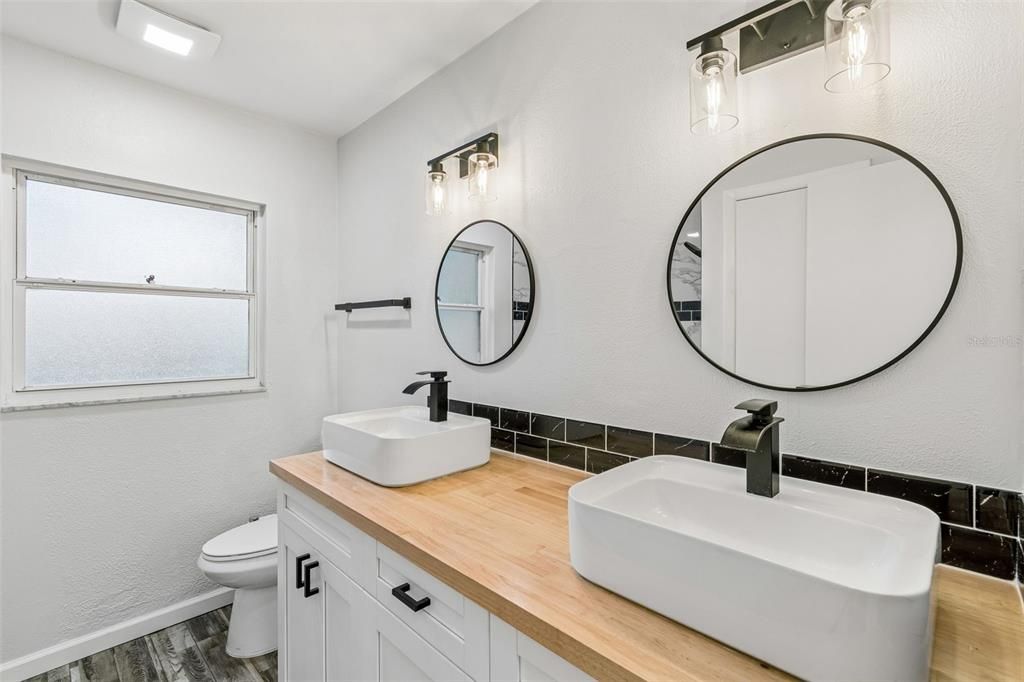 For Sale: $465,000 (3 beds, 2 baths, 2009 Square Feet)