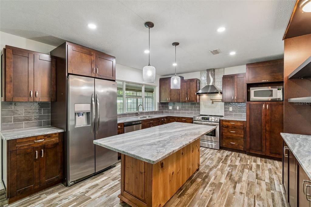 For Sale: $465,000 (3 beds, 2 baths, 2009 Square Feet)
