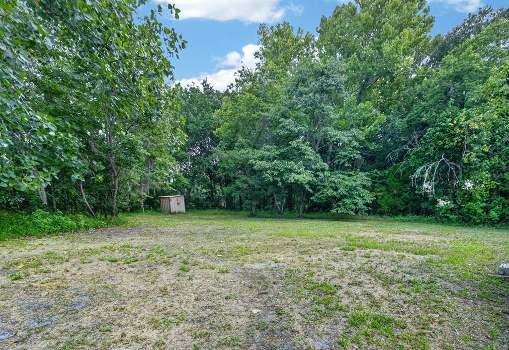 For Sale: $235,000 (3 beds, 2 baths, 1216 Square Feet)