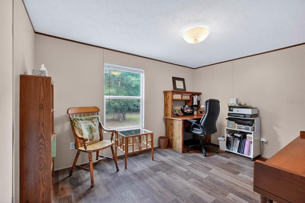 For Sale: $235,000 (3 beds, 2 baths, 1216 Square Feet)