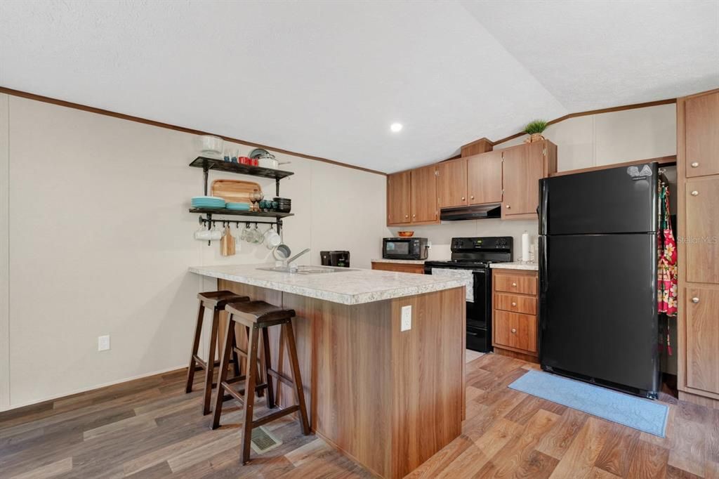 For Sale: $235,000 (3 beds, 2 baths, 1216 Square Feet)
