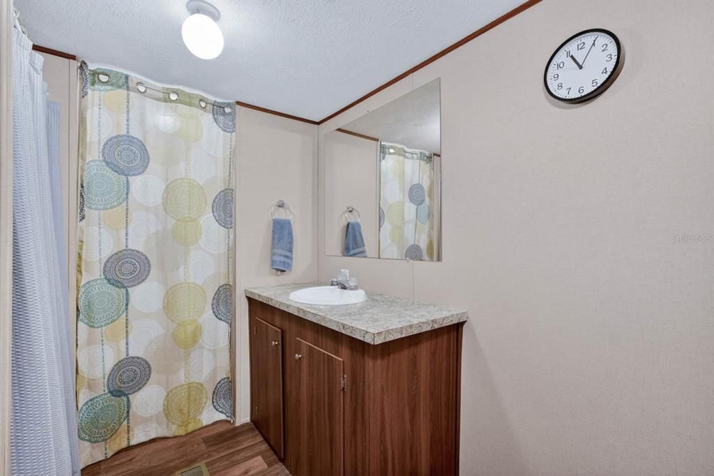 For Sale: $235,000 (3 beds, 2 baths, 1216 Square Feet)