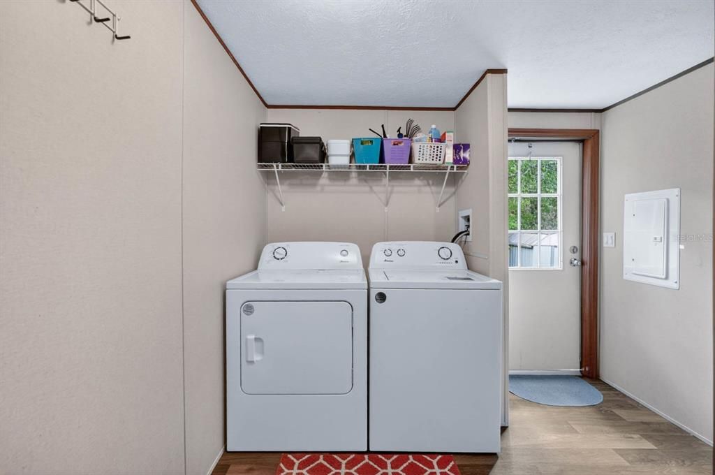 For Sale: $235,000 (3 beds, 2 baths, 1216 Square Feet)