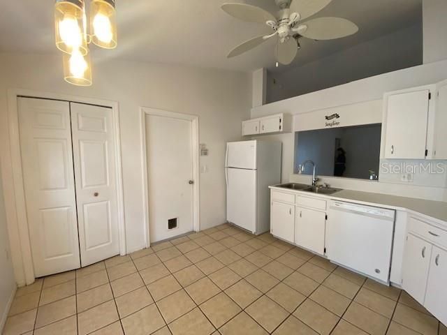For Rent: $2,100 (3 beds, 2 baths, 1200 Square Feet)
