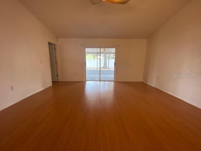 For Rent: $2,100 (3 beds, 2 baths, 1200 Square Feet)