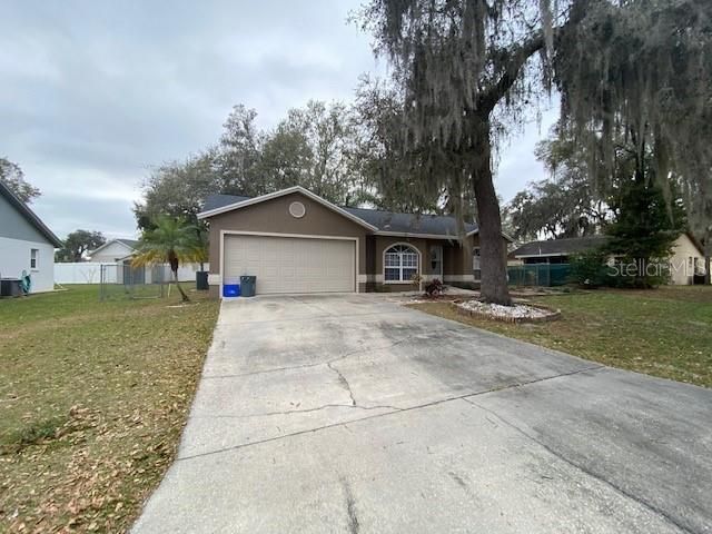 For Rent: $2,100 (3 beds, 2 baths, 1200 Square Feet)