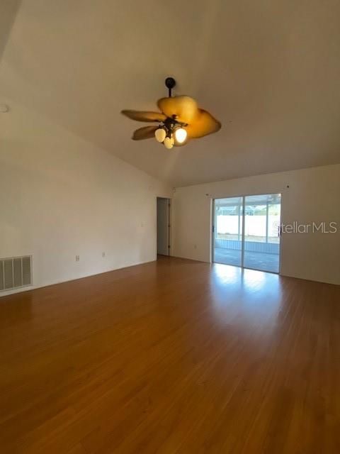 For Rent: $2,100 (3 beds, 2 baths, 1200 Square Feet)