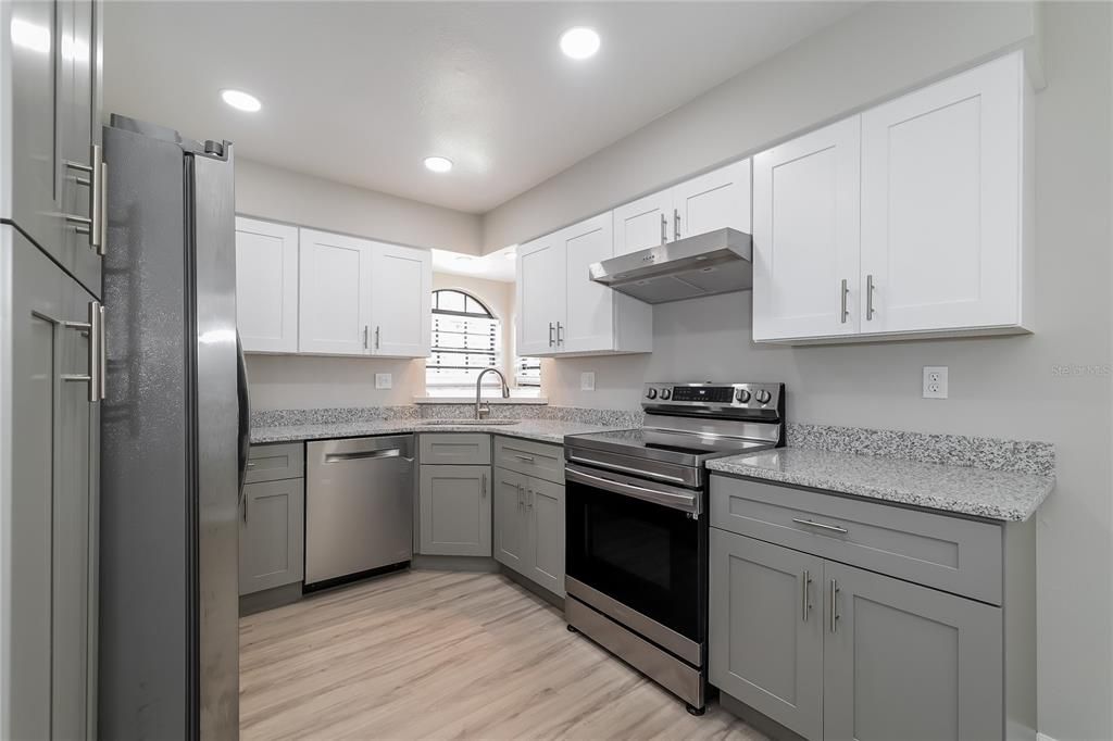 For Rent: $2,010 (3 beds, 2 baths, 1705 Square Feet)