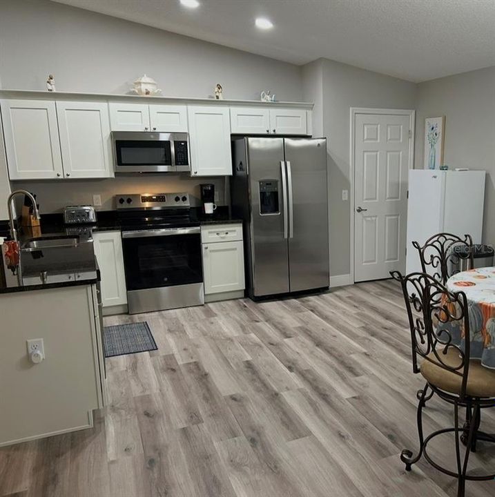 En Venta: $264,900 (3 camas, 2 baños, 1405 Pies cuadrados)