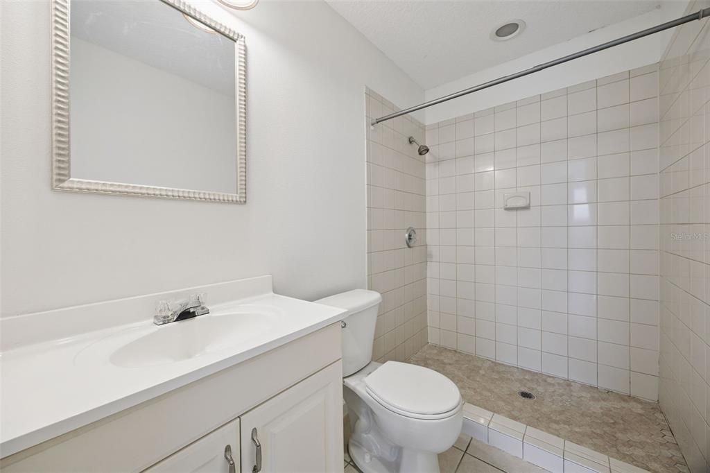 В аренду: $1,650 (2 спален, 2 ванн, 806 Квадратных фут)